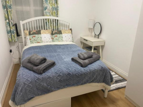 Luxury Riverside Apartment in Slough